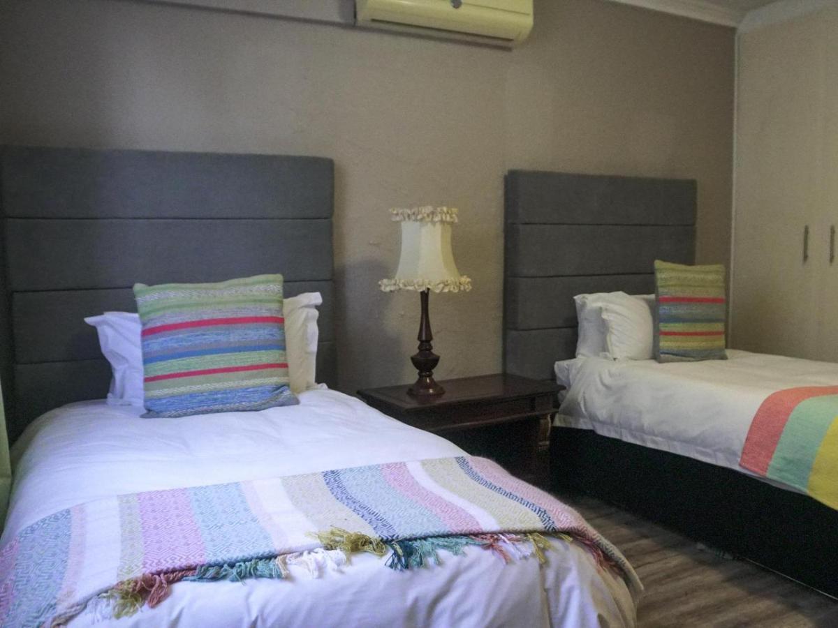 Fatmols Guest Lodge Johannesburg Dış mekan fotoğraf