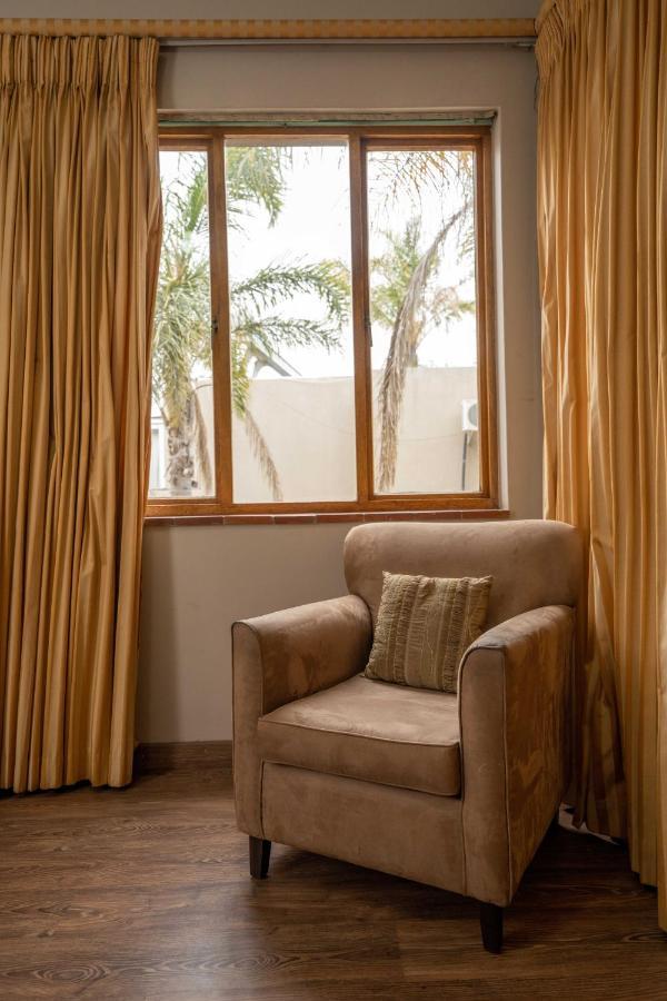 Fatmols Guest Lodge Johannesburg Dış mekan fotoğraf