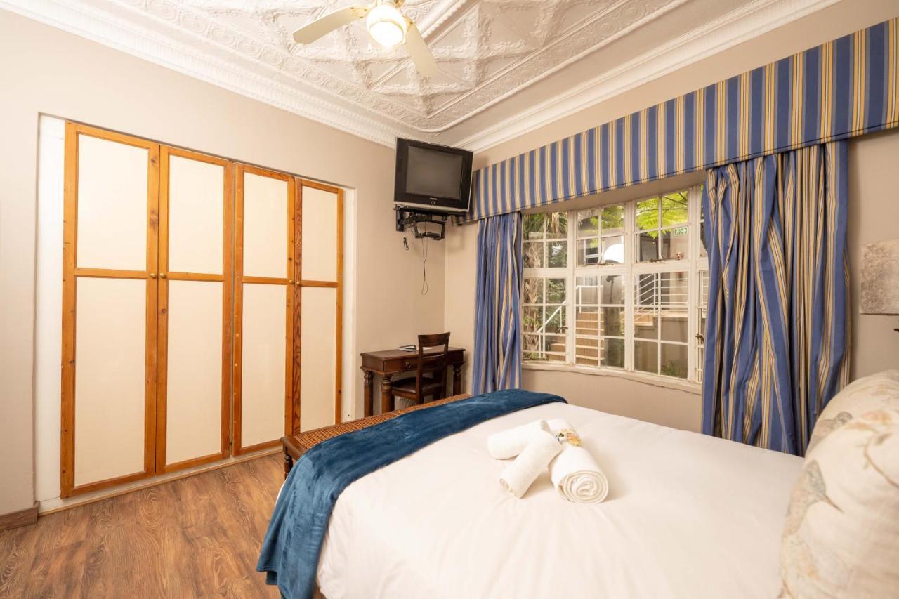 Fatmols Guest Lodge Johannesburg Dış mekan fotoğraf
