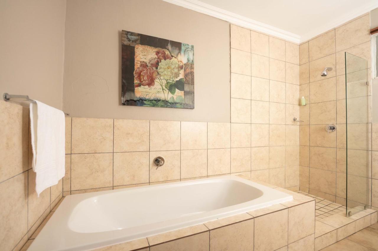 Fatmols Guest Lodge Johannesburg Dış mekan fotoğraf